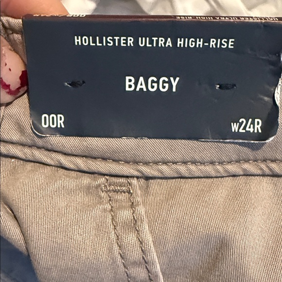 Hollister High Rise Baggy Cargo Pants Woman’s 00R Waist 24R NWT - Picture 11 of 11